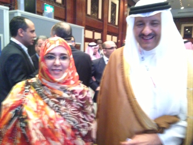 الأمير سلطان بن عبد العزيز رفقة المديرة العامة للمكتب الوطني للساحة على هامش معر السفر العربي